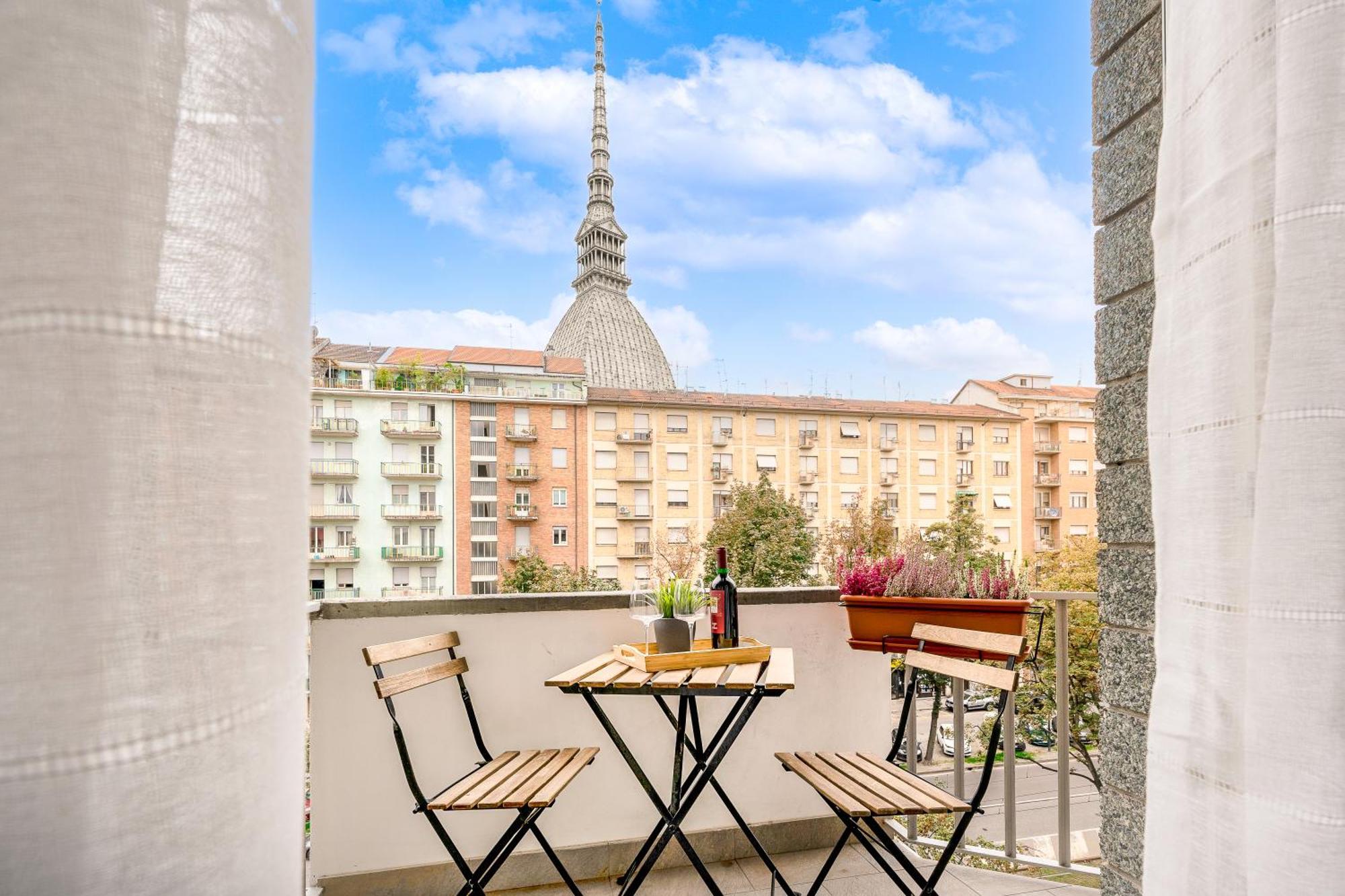 Appartamenti Vista Mole, Centro A 15 Min - Luxury Suites & Fast Wifi Турин Екстер'єр фото